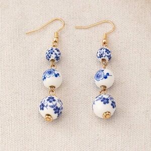 BRAND NEW⚗️Hand-Painted Vintage Blue and White Porcelain Pattern Drop Earrings